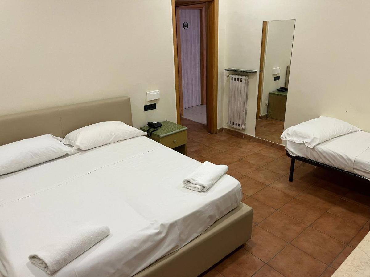 Hotel Porta A Porta Napoli Bagian luar foto